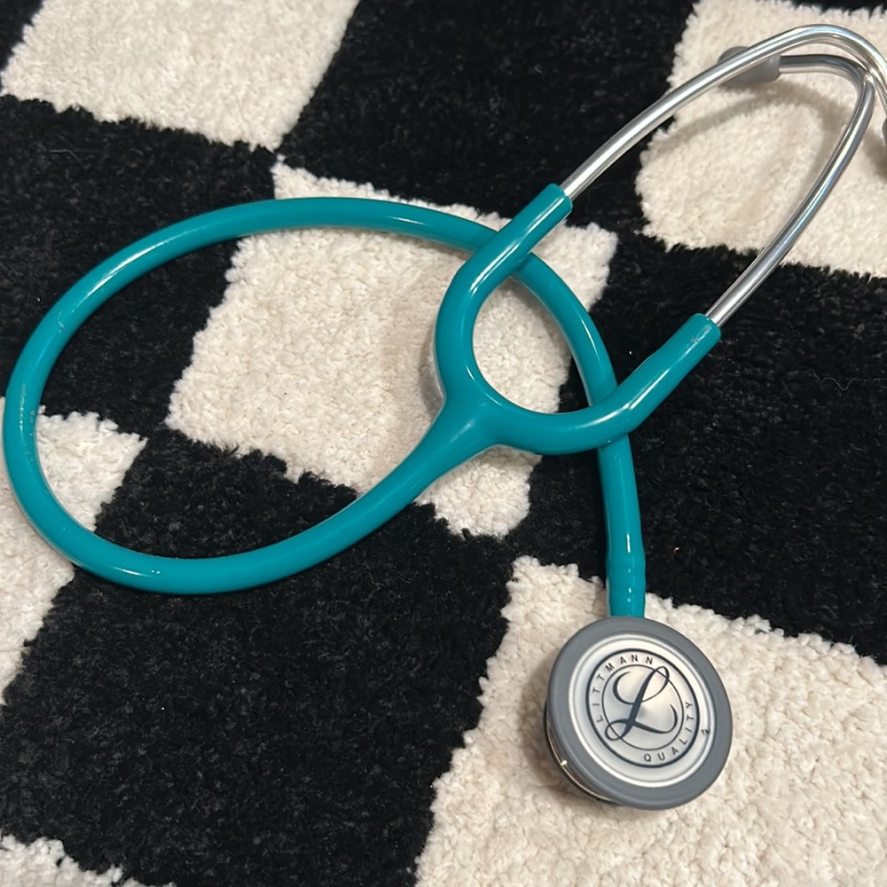 Stethoscope, classic III used for 1 semester